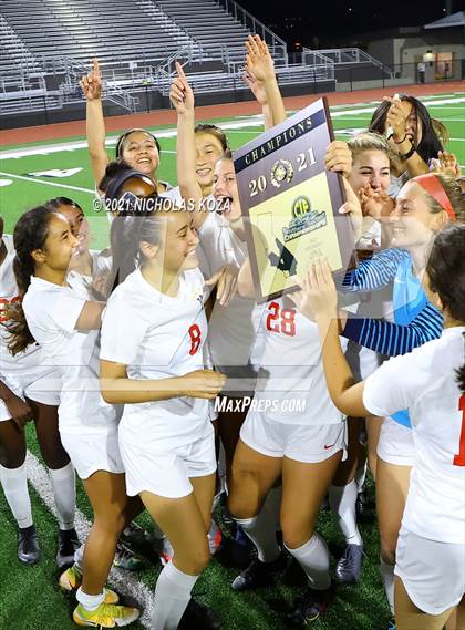 Thumbnail 1 in Harvard-Westlake vs. Villa Park (CIF-SS D1 Final) photogallery.