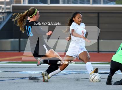 Thumbnail 3 in Harvard-Westlake vs. Villa Park (CIF-SS D1 Final) photogallery.