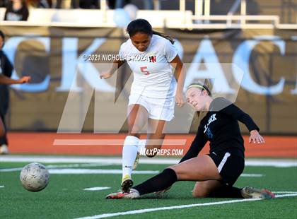 Thumbnail 3 in Harvard-Westlake vs. Villa Park (CIF-SS D1 Final) photogallery.