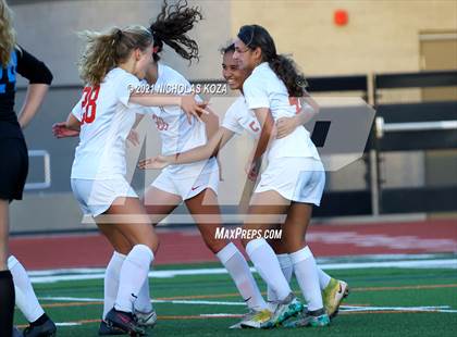 Thumbnail 3 in Harvard-Westlake vs. Villa Park (CIF-SS D1 Final) photogallery.