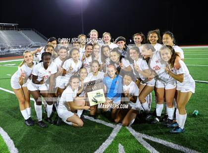 Thumbnail 3 in Harvard-Westlake vs. Villa Park (CIF-SS D1 Final) photogallery.