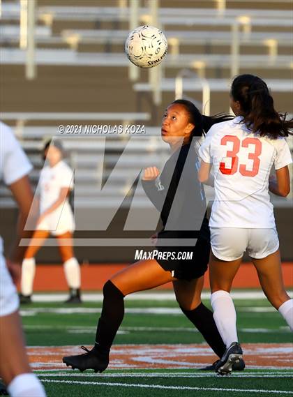 Thumbnail 1 in Harvard-Westlake vs. Villa Park (CIF-SS D1 Final) photogallery.