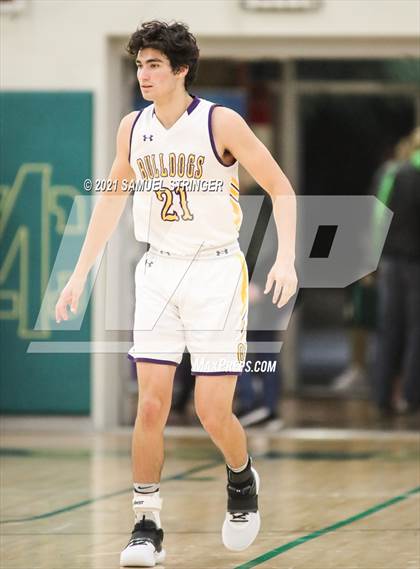 Thumbnail 2 in Sacred Heart Cathedral Preparatory vs. Oakland Tech (Oscar Frayer Invitational) photogallery.