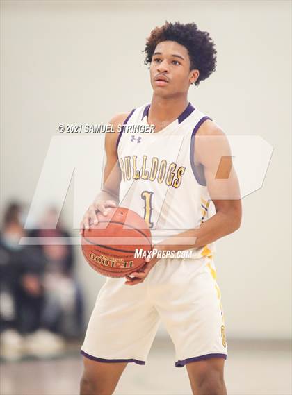Thumbnail 1 in Sacred Heart Cathedral Preparatory vs. Oakland Tech (Oscar Frayer Invitational) photogallery.