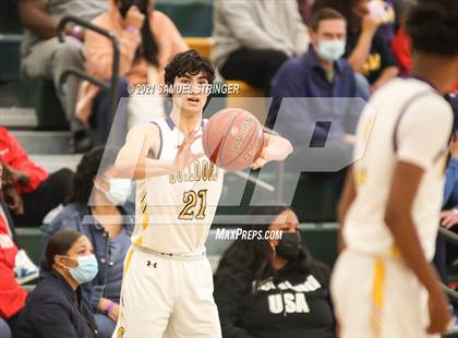 Thumbnail 3 in Sacred Heart Cathedral Preparatory vs. Oakland Tech (Oscar Frayer Invitational) photogallery.