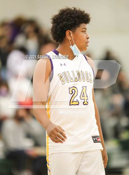 Thumbnail 2 in Sacred Heart Cathedral Preparatory vs. Oakland Tech (Oscar Frayer Invitational) photogallery.