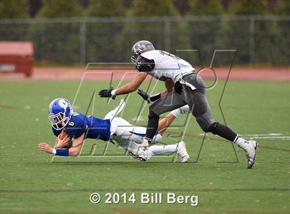 Thumbnail 1 in Naugatuck vs Darien (CIAC Class L- Large Semifinal) photogallery.