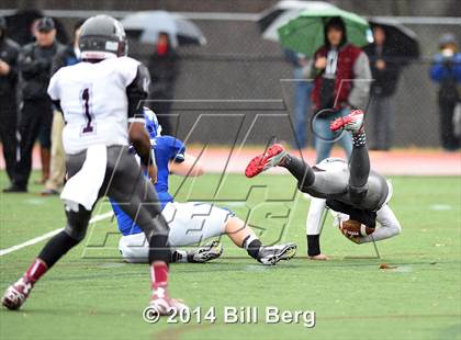 Thumbnail 2 in Naugatuck vs Darien (CIAC Class L- Large Semifinal) photogallery.