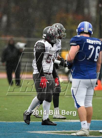 Thumbnail 1 in Naugatuck vs Darien (CIAC Class L- Large Semifinal) photogallery.
