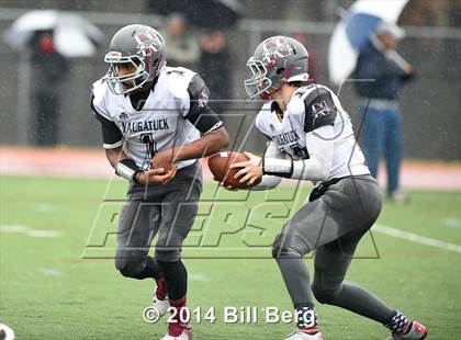Thumbnail 1 in Naugatuck vs Darien (CIAC Class L- Large Semifinal) photogallery.