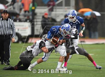 Thumbnail 2 in Naugatuck vs Darien (CIAC Class L- Large Semifinal) photogallery.