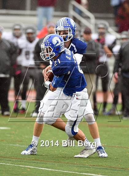 Thumbnail 3 in Naugatuck vs Darien (CIAC Class L- Large Semifinal) photogallery.
