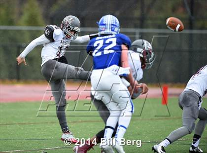 Thumbnail 2 in Naugatuck vs Darien (CIAC Class L- Large Semifinal) photogallery.