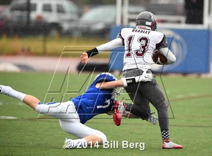 Thumbnail 1 in Naugatuck vs Darien (CIAC Class L- Large Semifinal) photogallery.