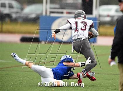 Thumbnail 2 in Naugatuck vs Darien (CIAC Class L- Large Semifinal) photogallery.
