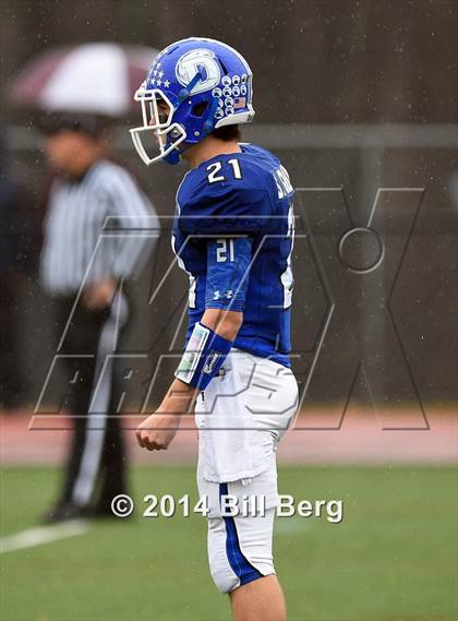 Thumbnail 1 in Naugatuck vs Darien (CIAC Class L- Large Semifinal) photogallery.