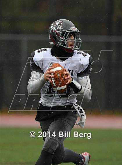 Thumbnail 3 in Naugatuck vs Darien (CIAC Class L- Large Semifinal) photogallery.