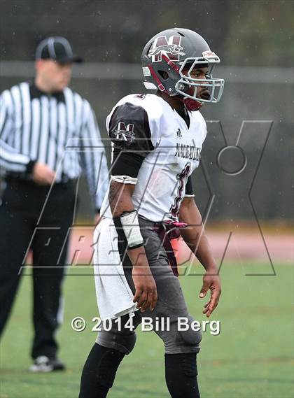 Thumbnail 2 in Naugatuck vs Darien (CIAC Class L- Large Semifinal) photogallery.