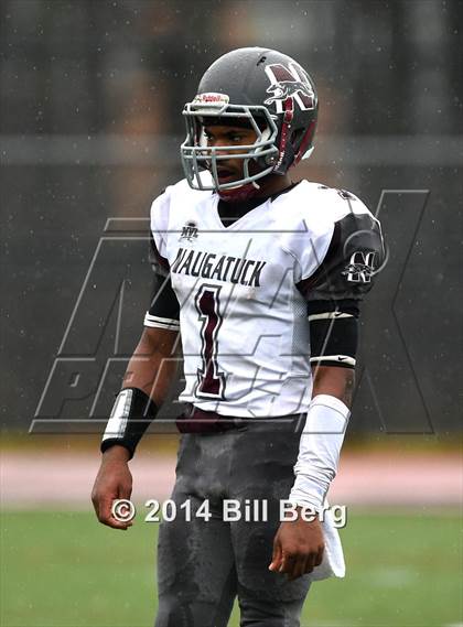 Thumbnail 1 in Naugatuck vs Darien (CIAC Class L- Large Semifinal) photogallery.