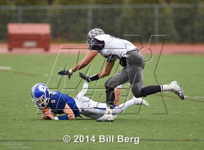 Thumbnail 2 in Naugatuck vs Darien (CIAC Class L- Large Semifinal) photogallery.