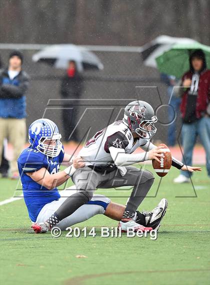 Thumbnail 1 in Naugatuck vs Darien (CIAC Class L- Large Semifinal) photogallery.