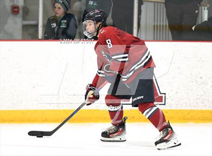 Thumbnail 2 in Avon Old Farms vs. Berkshire (Avon Christmas Classic Final) photogallery.