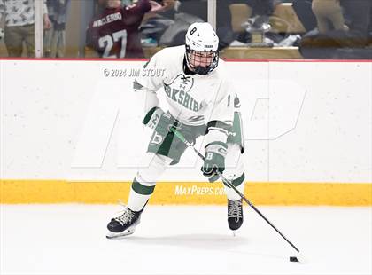 Thumbnail 2 in Avon Old Farms vs. Berkshire (Avon Christmas Classic Final) photogallery.