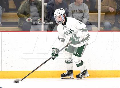 Thumbnail 2 in Avon Old Farms vs. Berkshire (Avon Christmas Classic Final) photogallery.