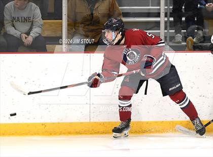Thumbnail 3 in Avon Old Farms vs. Berkshire (Avon Christmas Classic Final) photogallery.