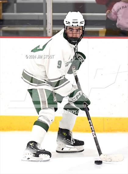 Thumbnail 3 in Avon Old Farms vs. Berkshire (Avon Christmas Classic Final) photogallery.