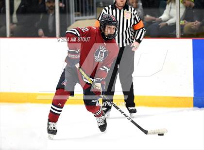Thumbnail 2 in Avon Old Farms vs. Berkshire (Avon Christmas Classic Final) photogallery.