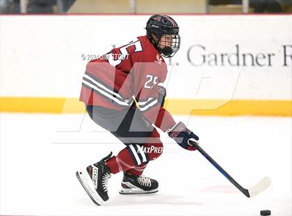 Thumbnail 2 in Avon Old Farms vs. Berkshire (Avon Christmas Classic Final) photogallery.