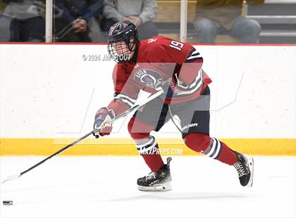 Thumbnail 3 in Avon Old Farms vs. Berkshire (Avon Christmas Classic Final) photogallery.
