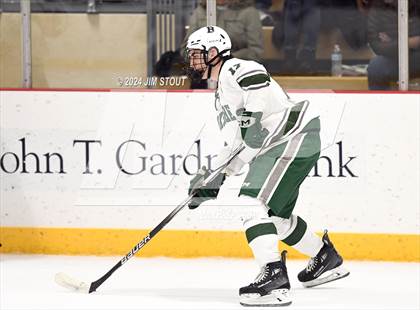 Thumbnail 2 in Avon Old Farms vs. Berkshire (Avon Christmas Classic Final) photogallery.