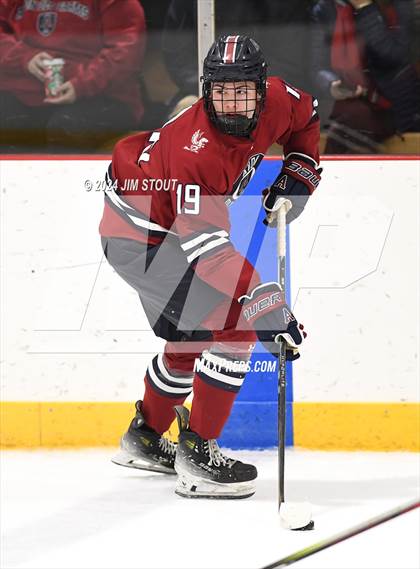 Thumbnail 2 in Avon Old Farms vs. Berkshire (Avon Christmas Classic Final) photogallery.