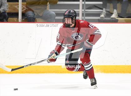Thumbnail 2 in Avon Old Farms vs. Berkshire (Avon Christmas Classic Final) photogallery.