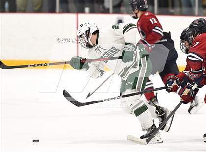 Thumbnail 2 in Avon Old Farms vs. Berkshire (Avon Christmas Classic Final) photogallery.