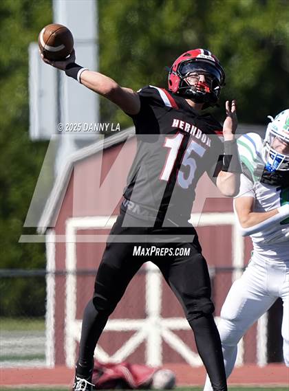 Thumbnail 3 in South Lakes @ Herndon photogallery.