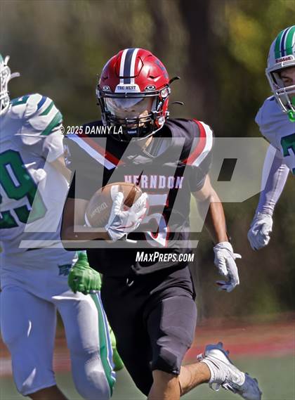 Thumbnail 3 in South Lakes @ Herndon photogallery.