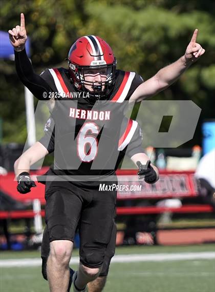 Thumbnail 2 in South Lakes @ Herndon photogallery.