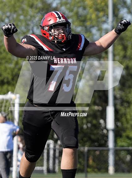 Thumbnail 1 in South Lakes @ Herndon photogallery.