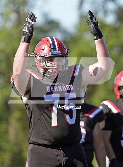 Thumbnail 2 in South Lakes @ Herndon photogallery.