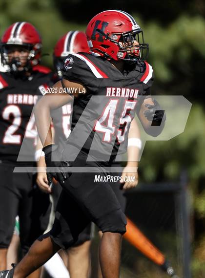 Thumbnail 1 in South Lakes @ Herndon photogallery.