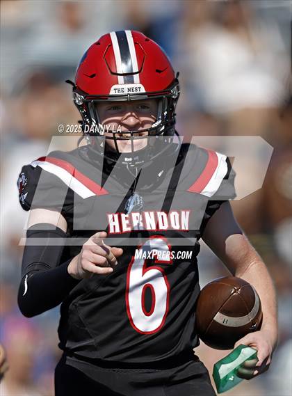 Thumbnail 3 in South Lakes @ Herndon photogallery.