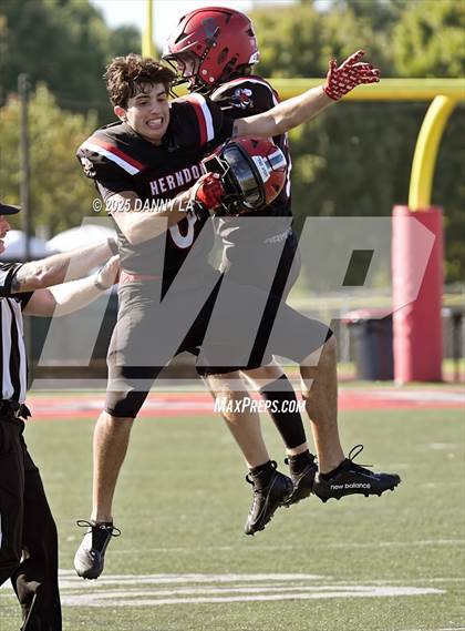 Thumbnail 2 in South Lakes @ Herndon photogallery.