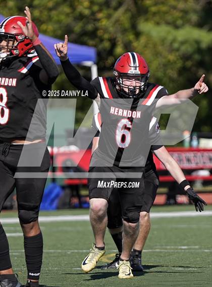 Thumbnail 3 in South Lakes @ Herndon photogallery.