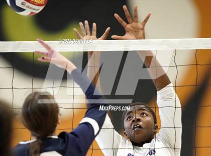 Thumbnail 2 in Bowie vs Notre Dame Prep (Tiger Paws Invitational) photogallery.
