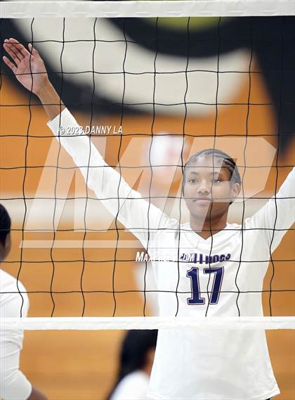 Thumbnail 2 in Bowie vs Notre Dame Prep (Tiger Paws Invitational) photogallery.