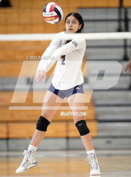 Thumbnail 2 in Bowie vs Notre Dame Prep (Tiger Paws Invitational) photogallery.