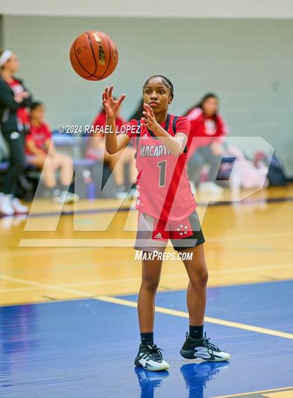 Thumbnail 1 in MacArthur vs. Bellaire (Houston ISD Tournament) photogallery.